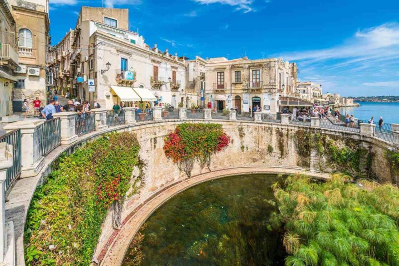Ortigia Sunset Apartments - Xenia Sicily Villas Syracuse Екстер'єр фото